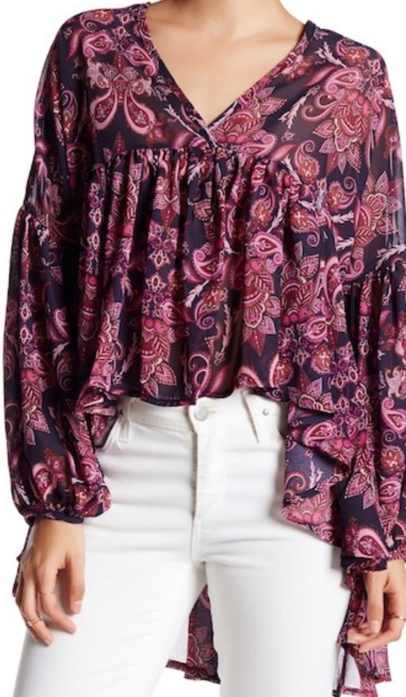 Romeo and Juliet Couture Top Size Medium